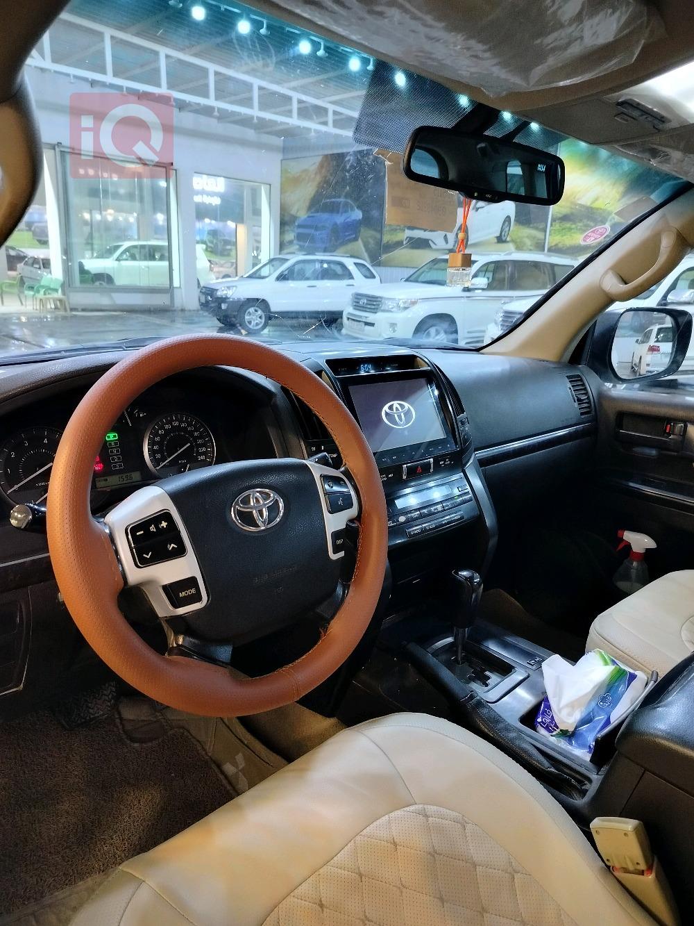 تويوتا لاندكروزر